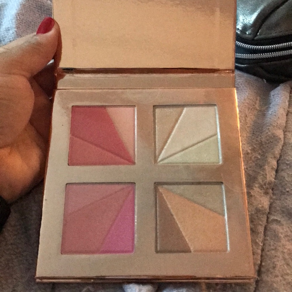 Cheek palette